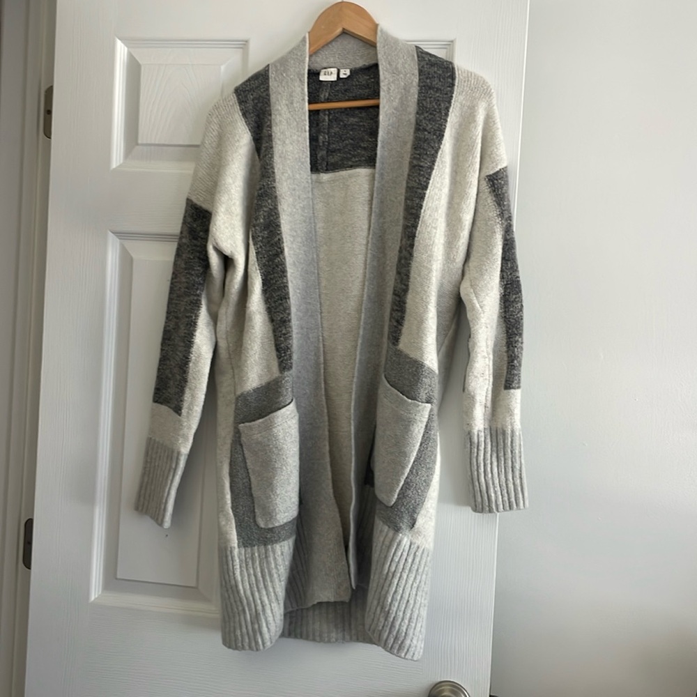 Gap cardigan